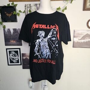 Source Unknown Black Metallica Tee